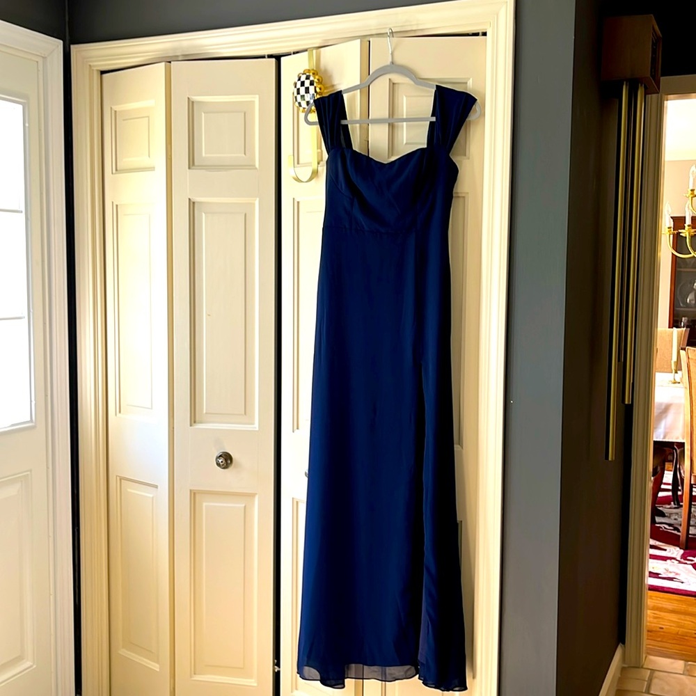 Lulus Dress . Beautiful navy.  Size S . Great for prom